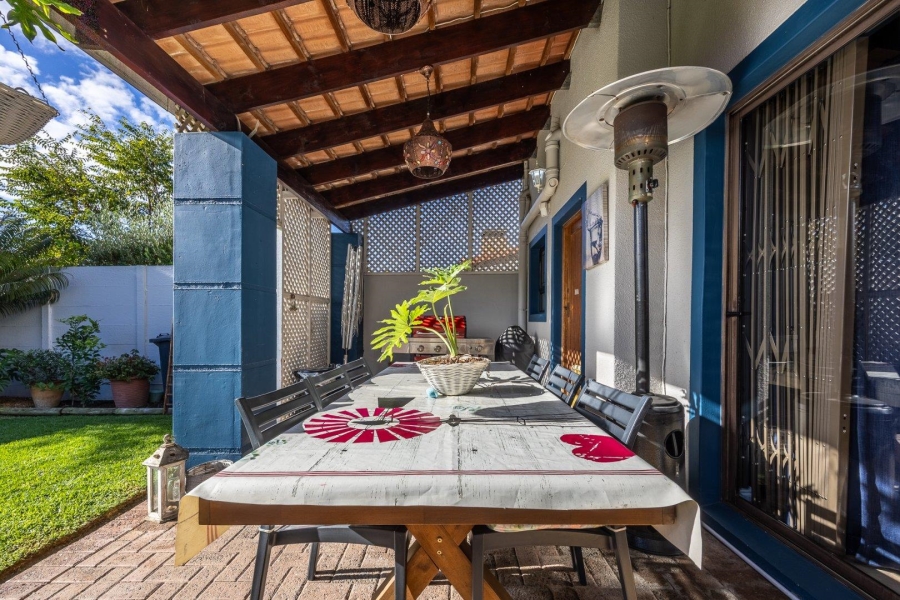 3 Bedroom Property for Sale in Uitzicht Western Cape
